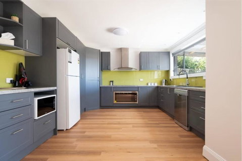 Renovated Delight In Invermay - Accommodation QLD 2