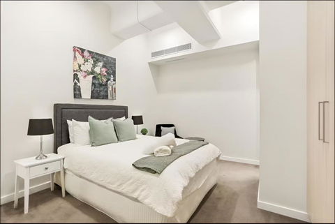 Renovated Warehouse Conversion In Heart Of Sydney - Accommodation QLD 3