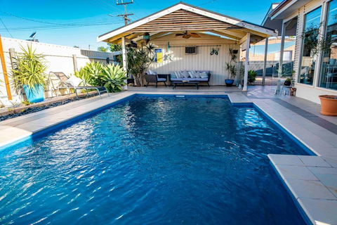 Resort On Morgan With Beautiful Private Pool, Pet Friendly - Accommodation QLD 0