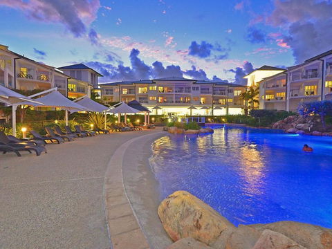RESORT ON THE BEACH 2214/2215 - Accommodation QLD 0