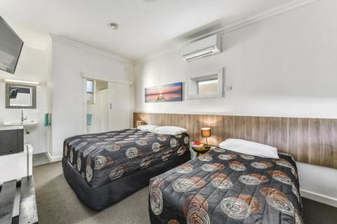 Rest Motels - Accommodation QLD 2