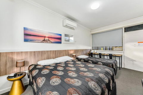 Rest Motels - Accommodation QLD 1