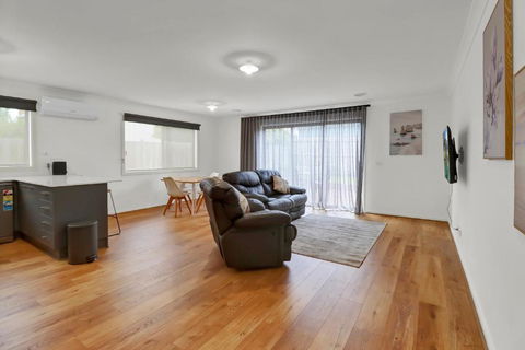 Retreat On Francis I Short And Long Stays - Accommodation QLD 3