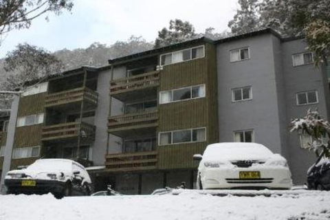 Retro 2 Bedroom Apartment - Accommodation QLD 1