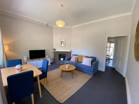 Retro Apt 6 Mins To Victoria Quay - Accommodation QLD 0