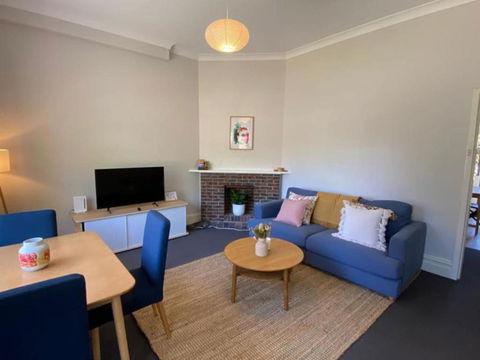 Retro Apt 6 Mins To Victoria Quay - Accommodation QLD 3