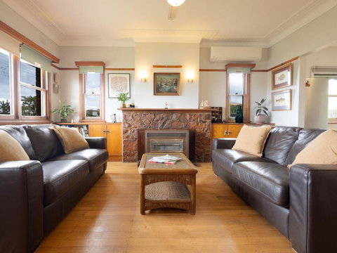 Retro Retreat - Accommodation QLD 1