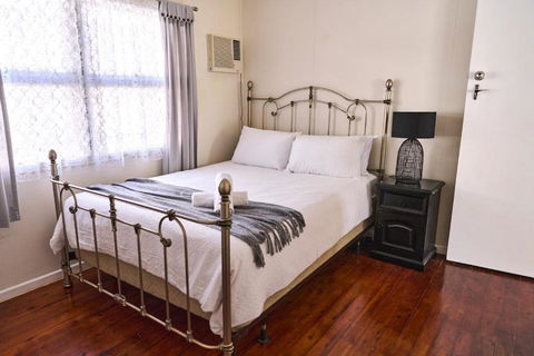 RetroRhapsody - Accommodation QLD 2