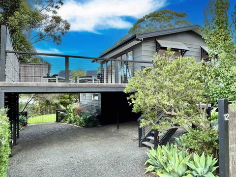 Rhyll Home With A View - Accommodation QLD 0