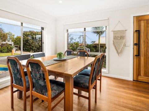 Rhyll Relaxer - Accommodation QLD 3