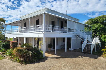 Ribbonwood Bed & Breakfast, Emu Park Qld with Accommodation QLD