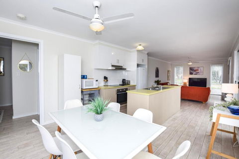 River Retreat - Accommodation QLD 3