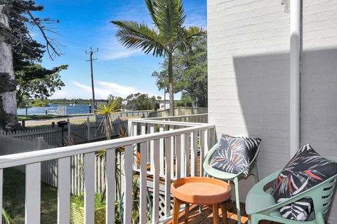 River Tonic - Accommodation QLD 0