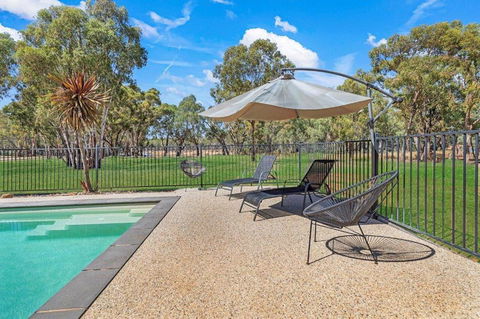 Riverlyne - Riverfront Holiday Home - Accommodation QLD 1