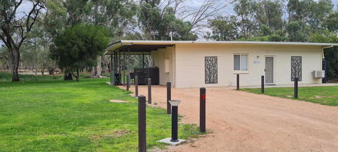 Riversands Rest Accommodation Paringa - River Box Cottage - Accommodation QLD 2