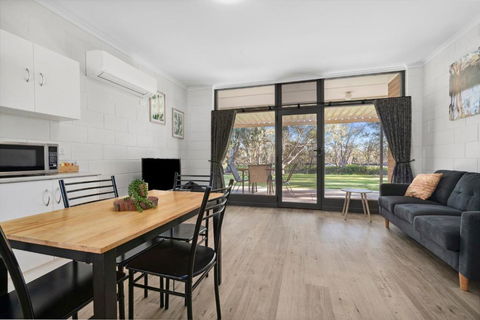 Riversands Rest Accommodation Paringa - Coobah Cottage - Accommodation QLD 1