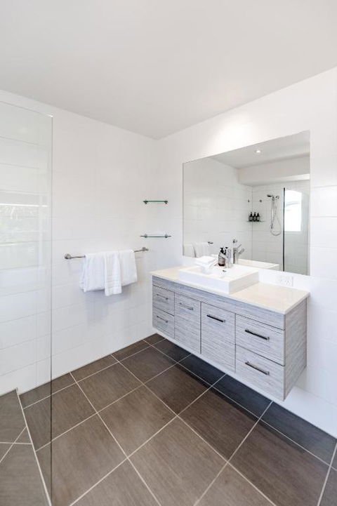 Riverside Noosa Sanctuary, Steps To Gympie Terrace - Accommodation QLD 1