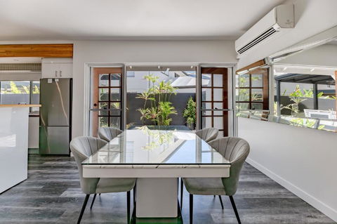 Riverside Noosa Sanctuary, Steps To Gympie Terrace - Accommodation QLD 2