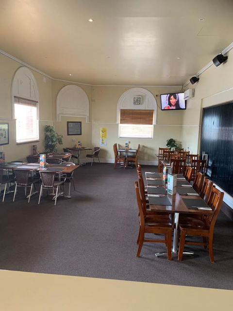 Riverside Hotel - Accommodation QLD 3