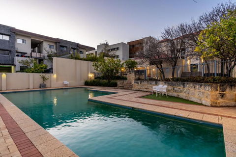 Riverside Panorama Suite Spectacular City Living - Accommodation QLD 2