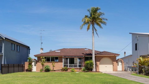 Riverside Retreat, Coolangatta, Near Seven Mile Beach - Accommodation QLD 3
