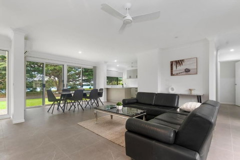 Riverside Serenity - Accommodation QLD 2