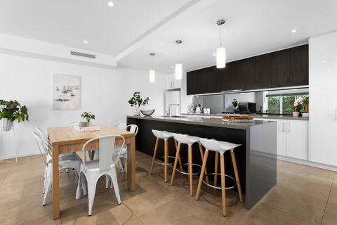 Riverside Villa & Pet Friendly - Accommodation QLD 0