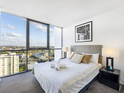 Riverview 2BR Delicate Apt, 1min To Train Station - Accommodation QLD 3
