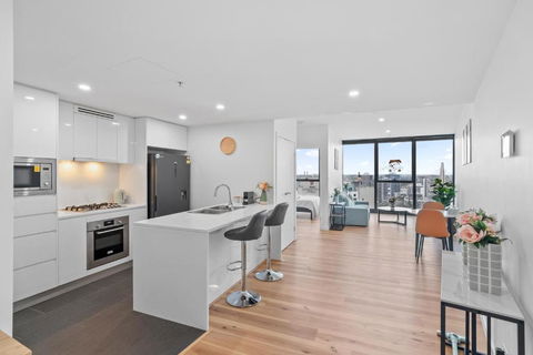 RiverViews 1BR 1BA Skytower Apt With Pool, Gym, Sauna - Accommodation QLD 1