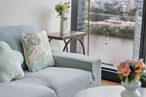 RiverViews 1BR 1BA Skytower Apt With Pool, Gym, Sauna - Accommodation QLD 2