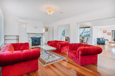 Restful Canberra Retreat In Spacious Terrace Home - Accommodation QLD 0