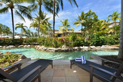 Resort-style Swim Out - A True Tropical Oasis - Accommodation QLD 0