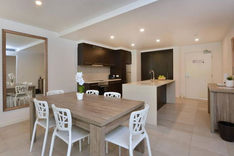 Resort-style Swim Out - A True Tropical Oasis - Accommodation QLD 3