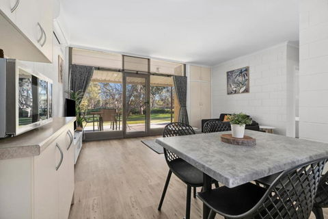 Riversands Rest Accommodation Paringa - Tea Tree Cottage - Accommodation QLD 0