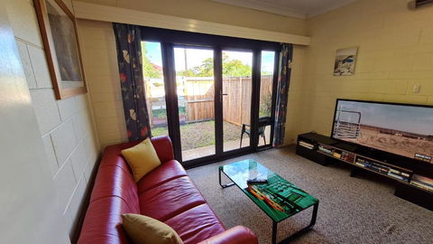 Rise N Shine - Affordable 50sqm Garden Apartment - Accommodation QLD 2