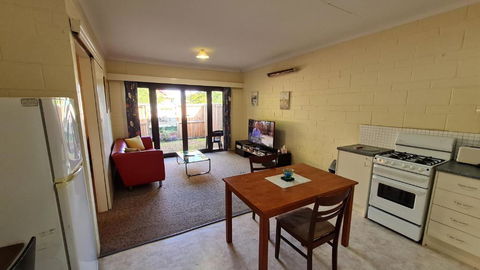 Rise N Shine - Affordable 50sqm Garden Apartment - Accommodation QLD 3