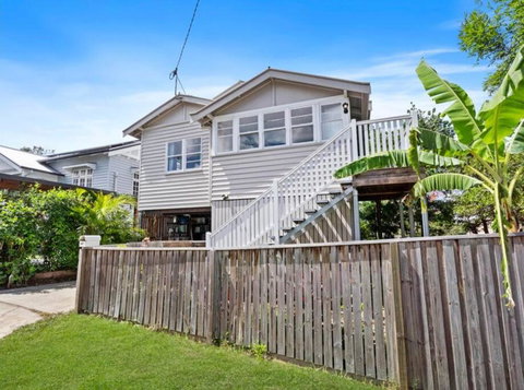 Room In Large Home 6 Min To CBD - Accommodation QLD 0