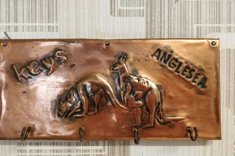 Saltbush - Ideally Located And Modernised MCM Beach House - Accommodation QLD 3