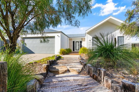 Ryze N Shine I Private Properties - Accommodation QLD 0