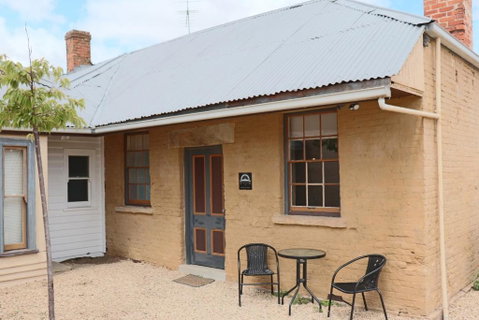 Robinson Cottage - Accommodation QLD 2