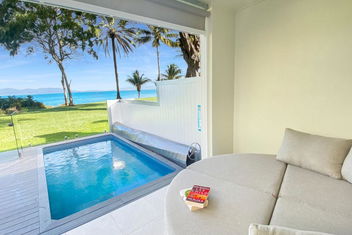 Rock Salt Villa 2 with Accommodation QLD