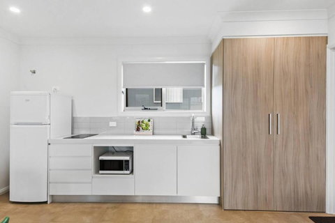 Rockpool Escape - A Coastal Refresh Near The Marina - Accommodation QLD 3