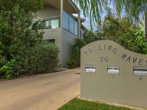 Rolling Waves No 2 - Accommodation QLD 0
