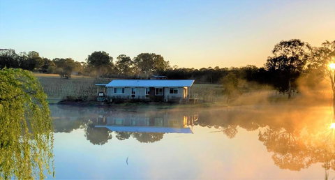 Romantic Lakehouse Set In A Private Vineyard In The Hunter Valley - Accommodation QLD 1