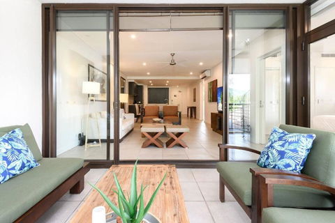 Rooftop Tranquility At Stunning Temple Resort - Accommodation QLD 1