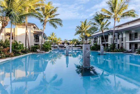 Rooftop Tranquility At Stunning Temple Resort - Accommodation QLD 3