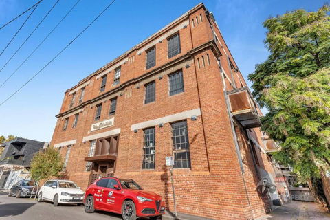 Rooftop Warehouse In Fitzroy - Accommodation QLD 2