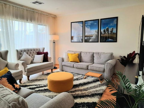 Room In Guest Room - Private Room In A Charming Hampton-style Home Ten Minutes From Fremantle Port - Accommodation QLD 0