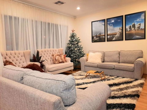 Room In Guest Room - Private Room In A Charming Hampton-style Home Ten Minutes From Fremantle Port - Accommodation QLD 1