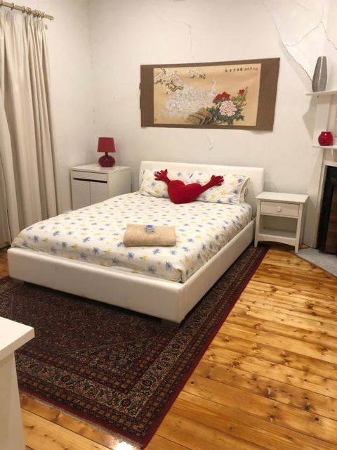 Room Near Caulfield Racecourse - Accommodation QLD 0
